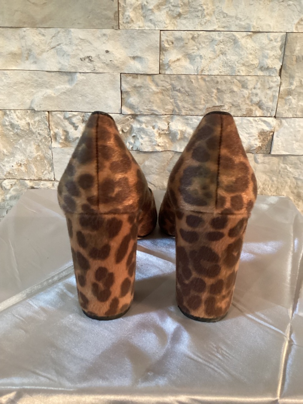 Nine West leopard print block heel pumps (Like New) - Picture 7 of 11